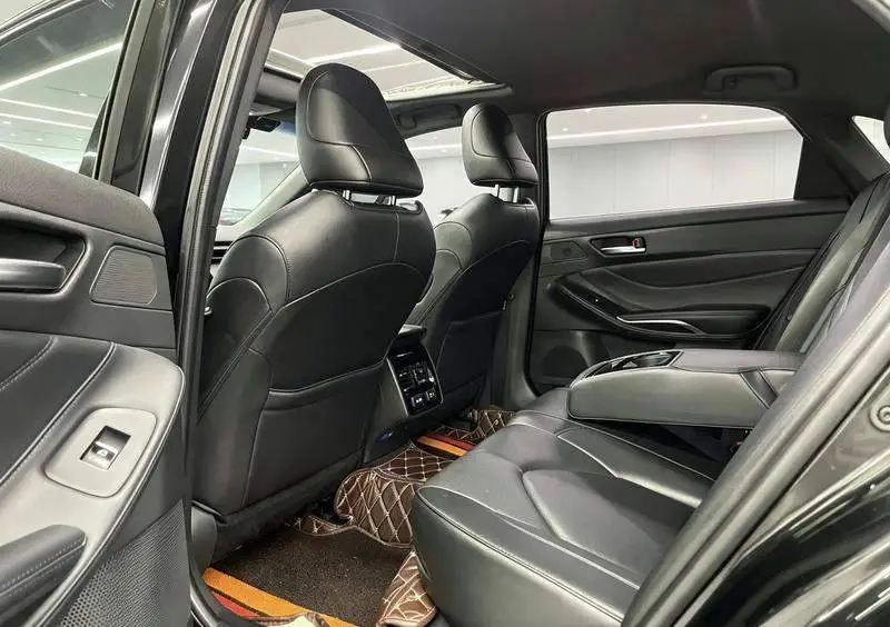 Asian Dragon 2019 2.0L XLE Premium Edition National VI — 13