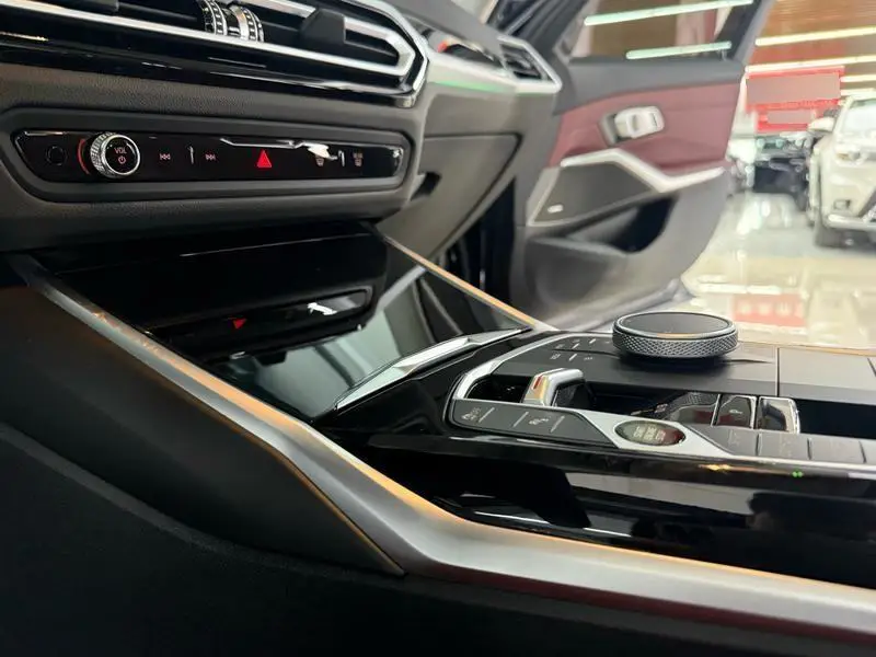 BMW i3 2022 eDrive 35 L — 10