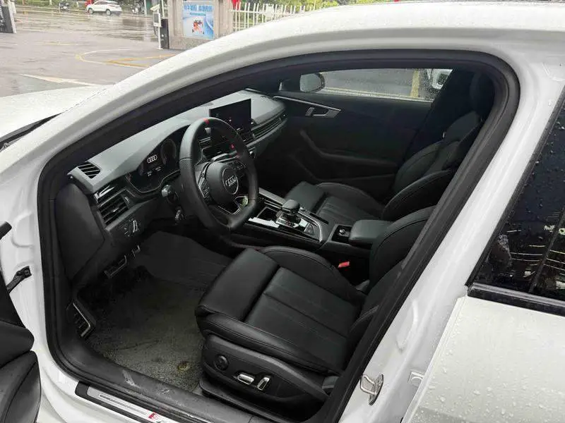 Audi A4L 2025 2 million units of Enjoyable Edition 40 TFSI Luxury Dynamic Edition — 8