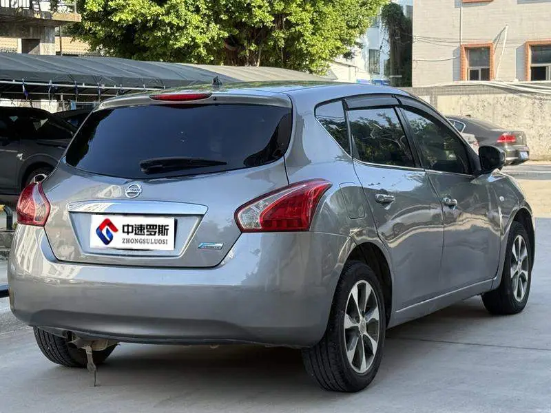 TIIDA 2014 1.6L CVT Cool Edition — 4