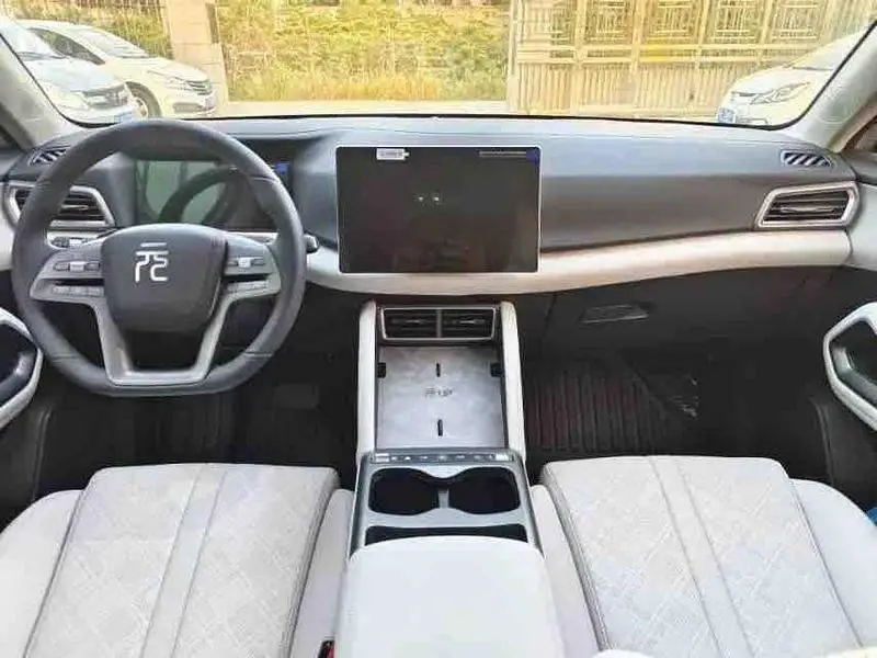 YuanUP 2025 Smart Driving Edition 401KM Vitality Edition — 7