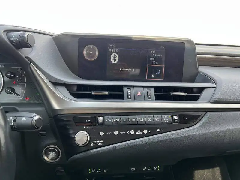 Lexus ES 2021 200 Deluxe Edition — 12