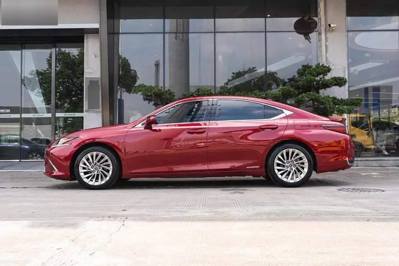 Lexus ES 2018 300h Executive Edition National V — 3