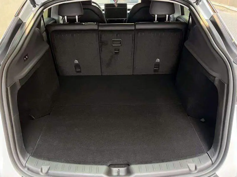 Model Y 2025 rear-wheel drive version — 13