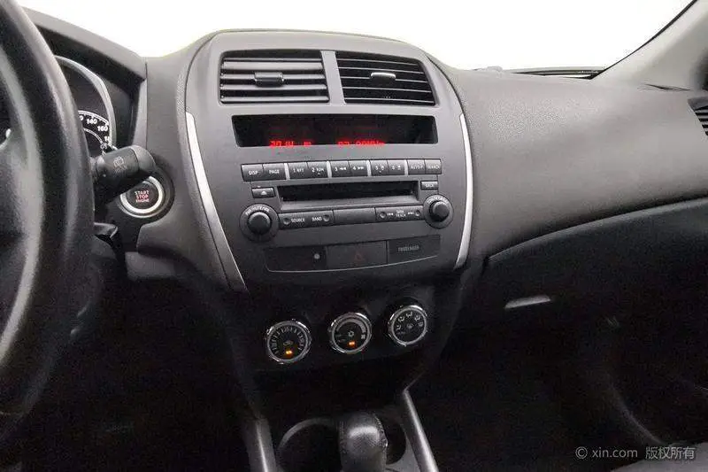ASX 2013 2.0L CVT 2WD Deluxe Edition — 12