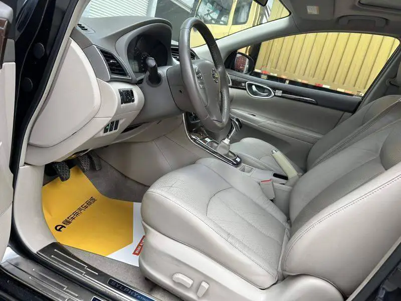 Sylphy 2012 1.6XL Manual Deluxe Edition — 10