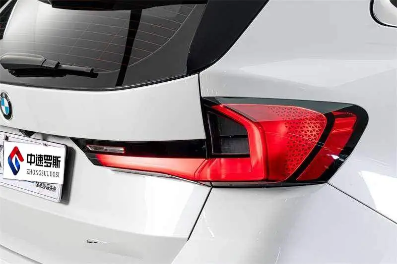 BMW X1 2023 sDrive25Li M Sport Package — 7