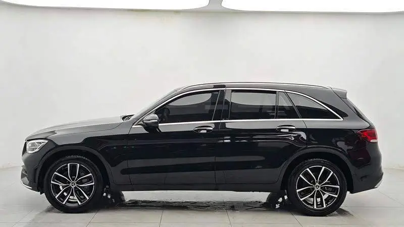 Mercedes-Benz GLC 2021 GLC 260 L 4MATIC Luxury — 4