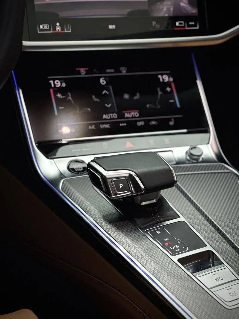 Audi A7L 2022 55 TFSI quattro S-line edition one — 7