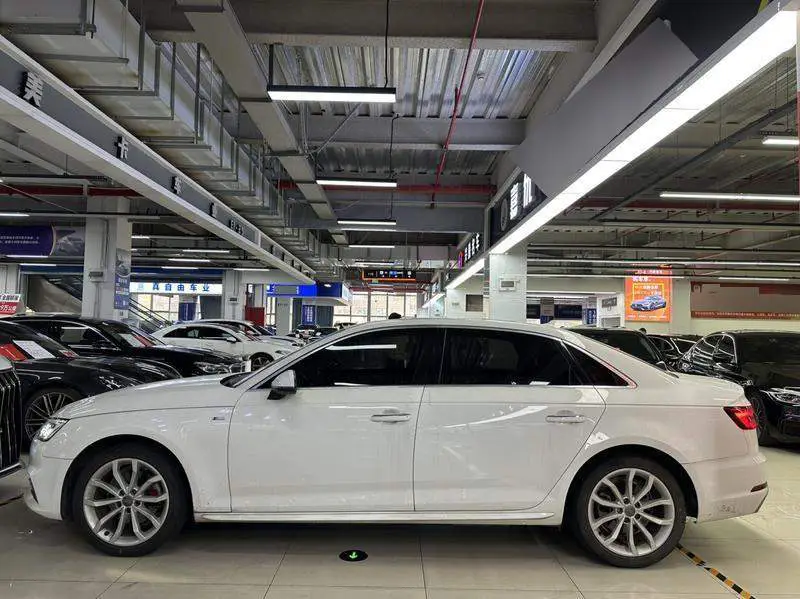Audi A4L 2018 30th Anniversary Model 40 TFSI Fashion Model — 4