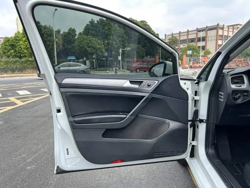 Golf 2016 1.6L Automatic Fashion Model — 20