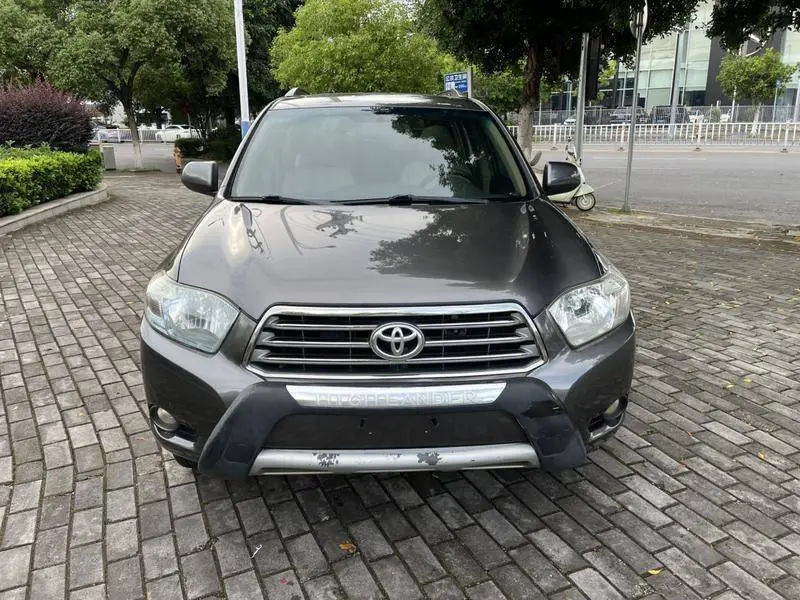 Highlander 2012 2.7L 2WD 7-seat Luxury Navigation Edition — 2