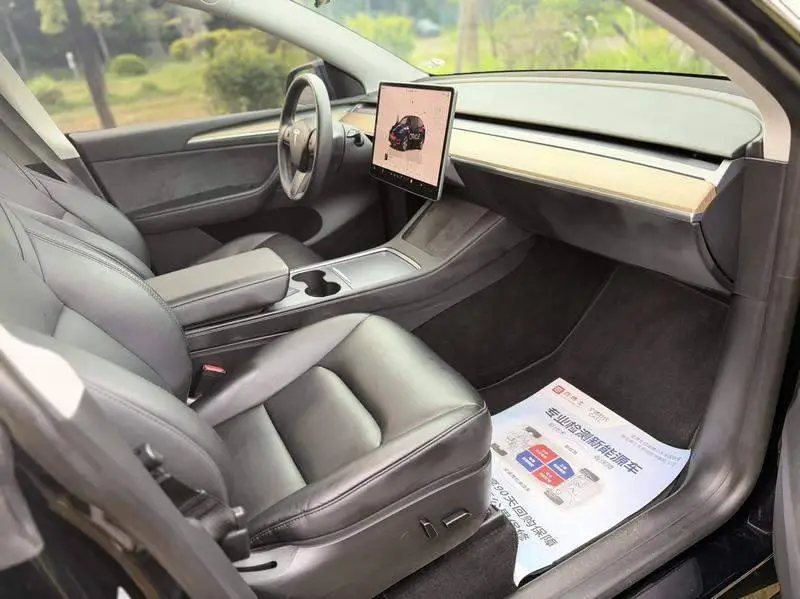 Model Y 2022 facelifted rear-wheel drive version — 10