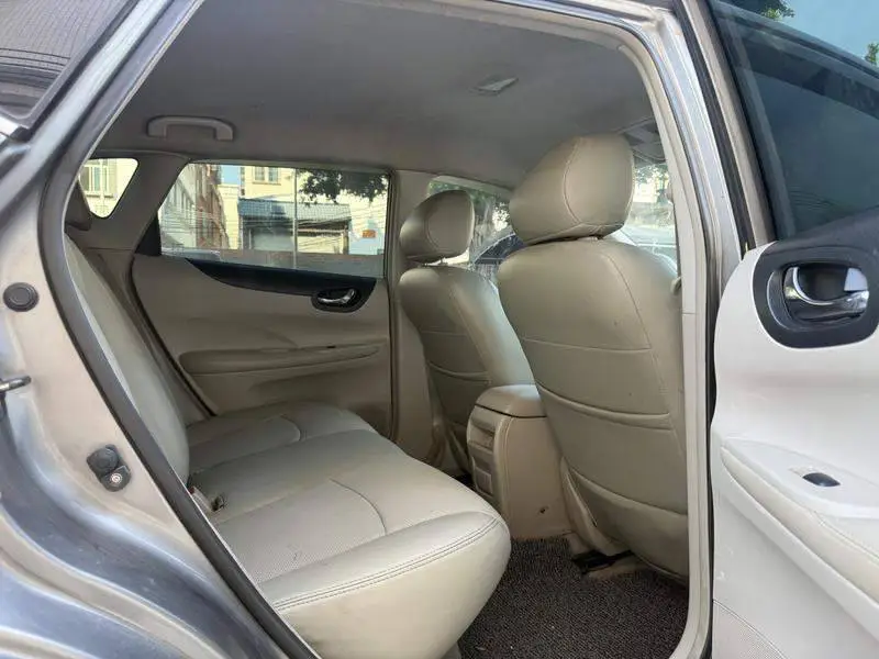 TIIDA 2014 1.6L CVT Cool Edition — 12
