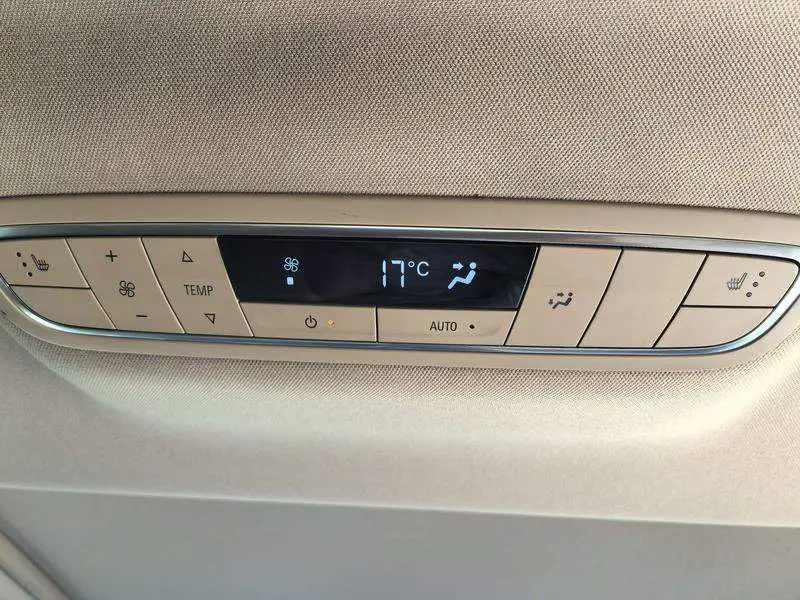 Buick GL8 2021 ES Lu Zun 653T Premium Edition — 19