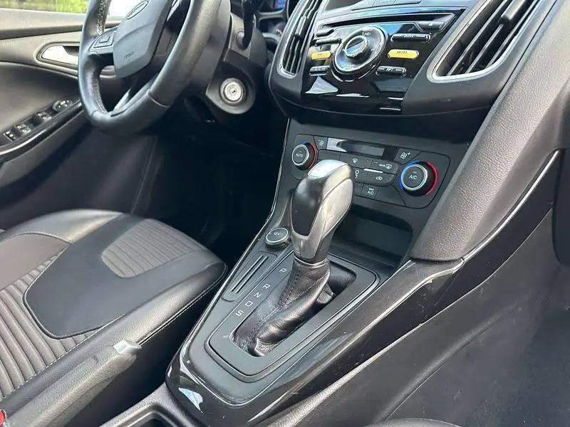 Fox 2017 Sedan 1.6L Automatic Fashion Smart Edition — 16