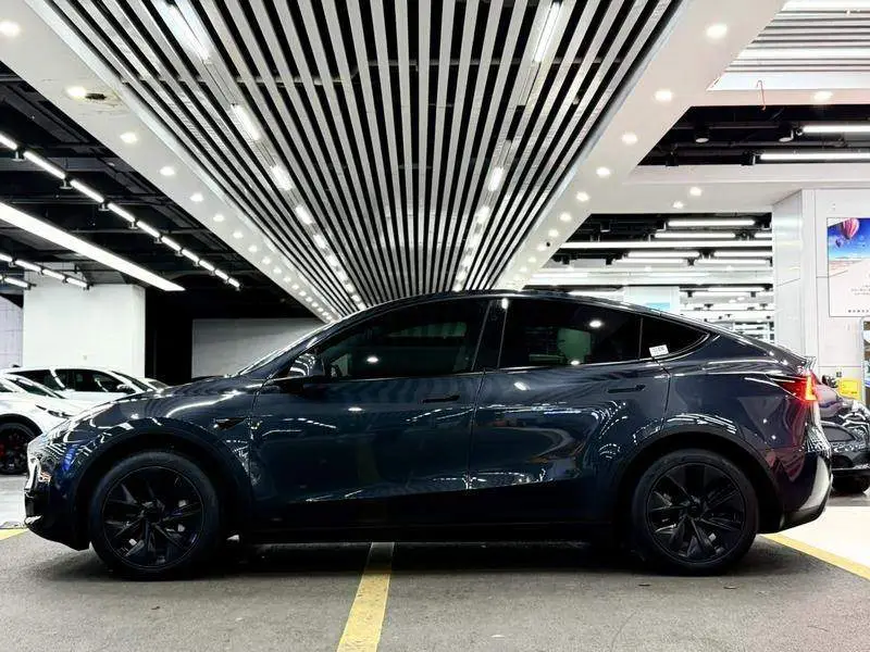 Model Y 2024 rear-wheel drive version — 4