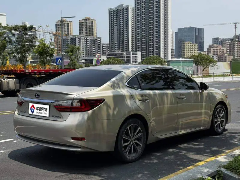 Lexus ES 2015 300h Comfort Edition — 7