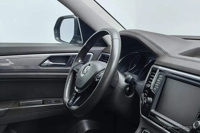 Touron 2017 330TSI 2WD Luxury Edition — 10