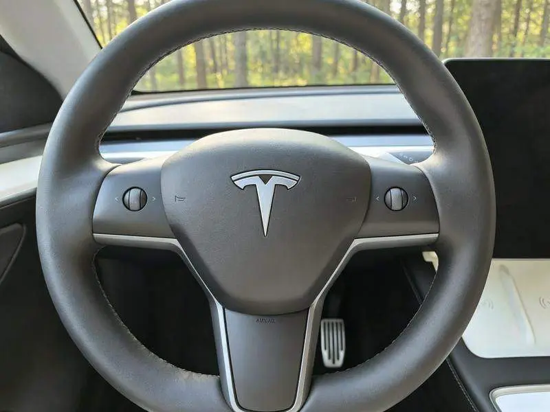 Model Y 2023 rear-wheel drive version — 15