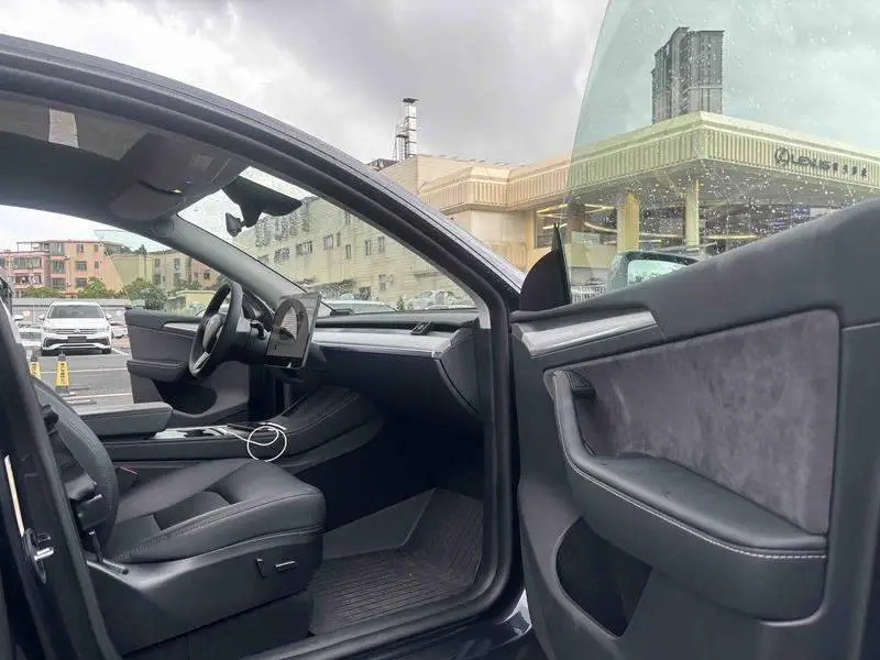 Model Y 2024 rear-wheel drive version — 10