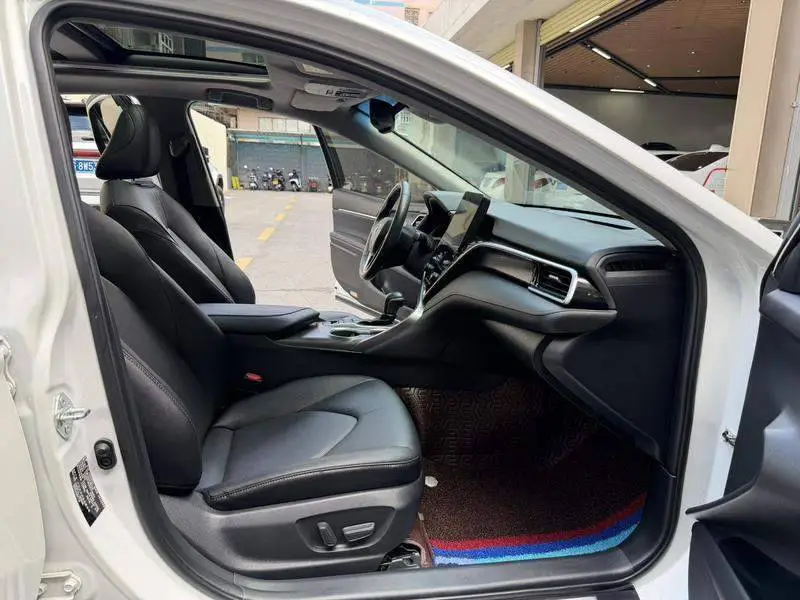 Camry 2021 Hybrid 2.5HG Luxury Edition — 8