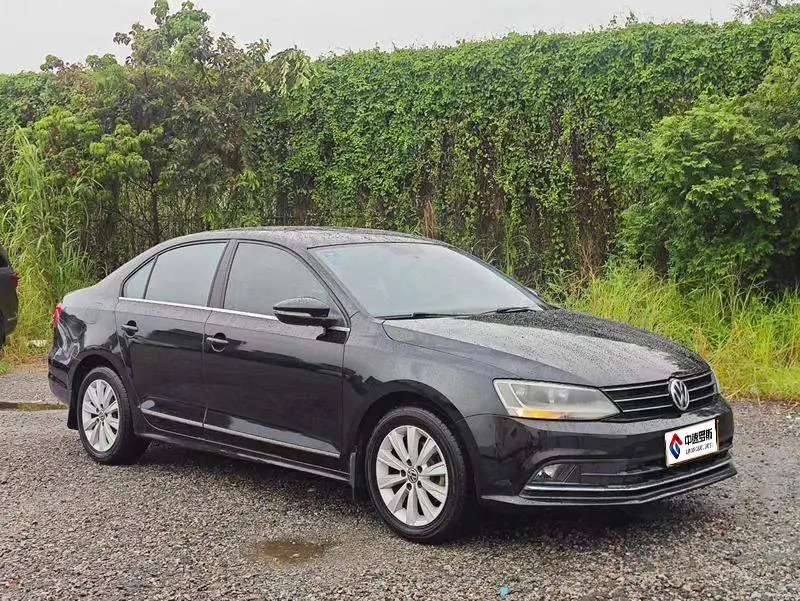 Sagitar 2015 1.6L Automatic Fashion Model — 3