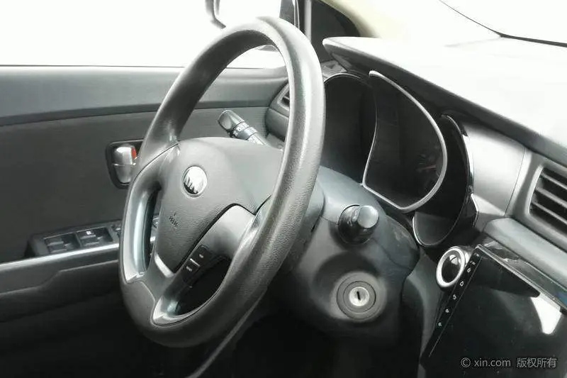 Kia K2 2015 Sedan 1.4L MT GLS — 12