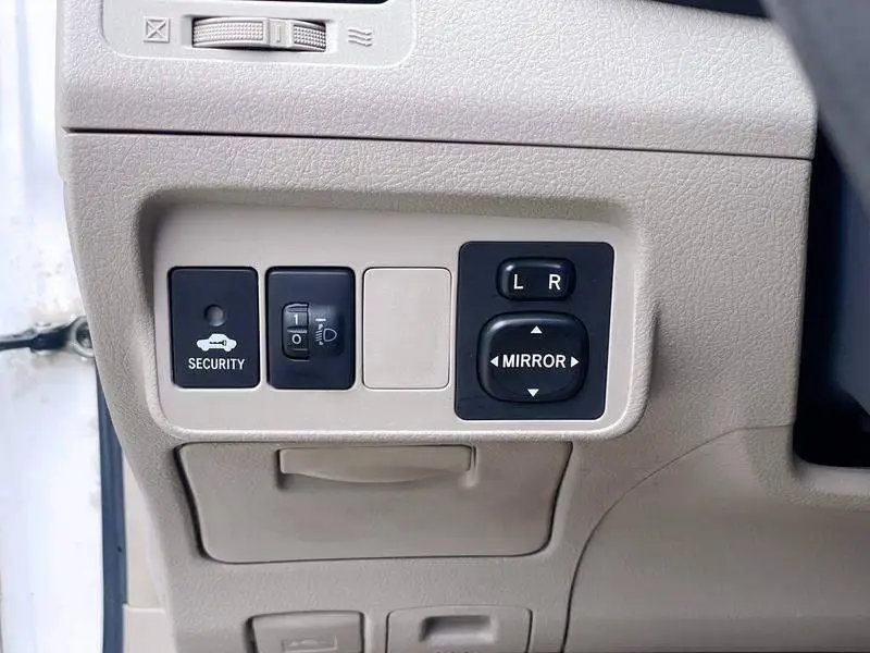 Corolla 2011 1.6L Automatic GL — 16