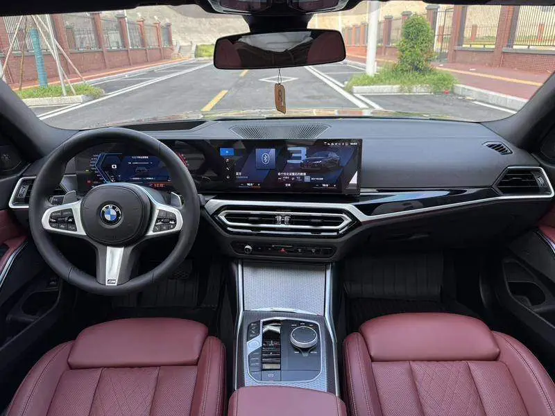 BMW 3 Series 2023 330Li M Sport Night Edition — 13