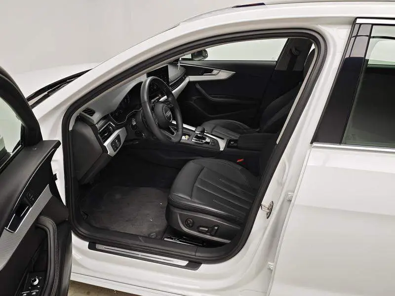 Audi A4L 2020 40 TFSI Stylish and Elegant — 14