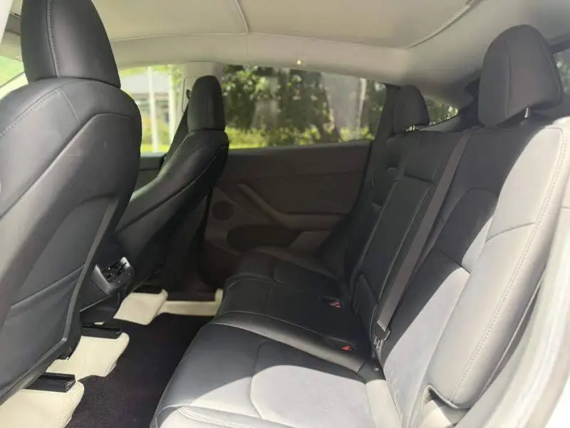 Model Y 2022 facelifted rear-wheel drive version — 9