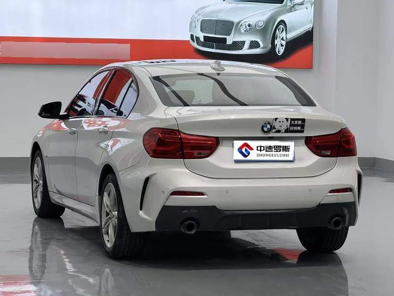 BMW 1 Series 2023 120i M Sport Edition — 4