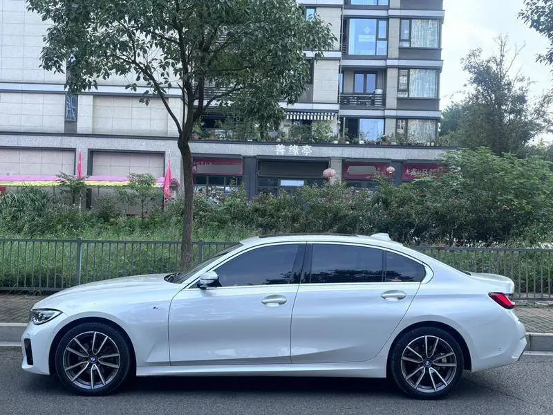 BMW 3 Series 2020 facelift 325Li M Sport Package — 4