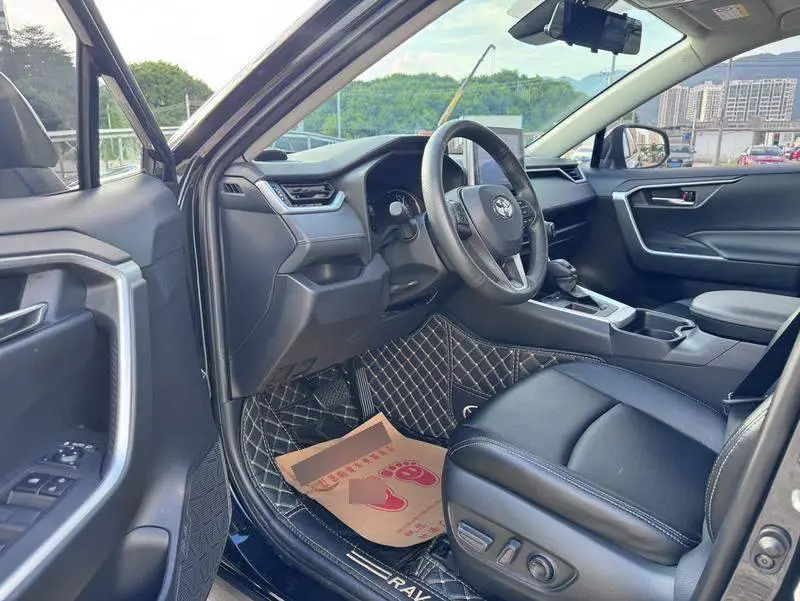 RAV4 Rongfang 2023 2.0L CVT 2WD Fashion Edition — 15
