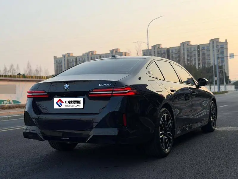 BMW 5 Series 2024 530Li Leading M Sport Package — 7