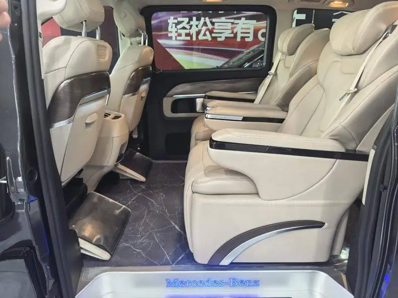 Mercedes-Benz V-Class 2022 V 260 L Long Wheelbase Luxury Edition — 17