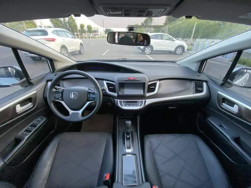 Jed 2014 1.8L Automatic Comfort Elite Edition 5 Seaters — 7