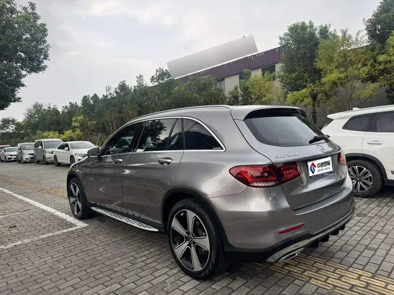 Mercedes-Benz GLC 2022 GLC 300 L 4MATIC Dynamic Collector's Edition — 4