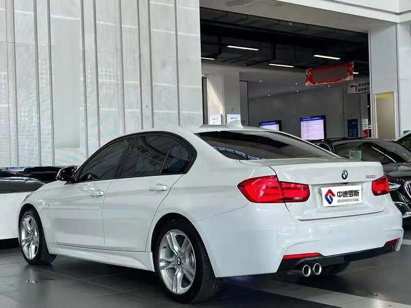 BMW 3 Series 2018 320i M Sport Package — 4