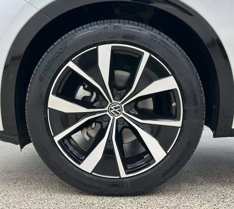 Tour 2023 380TSI 4WD R-Line Tour Edition — 10