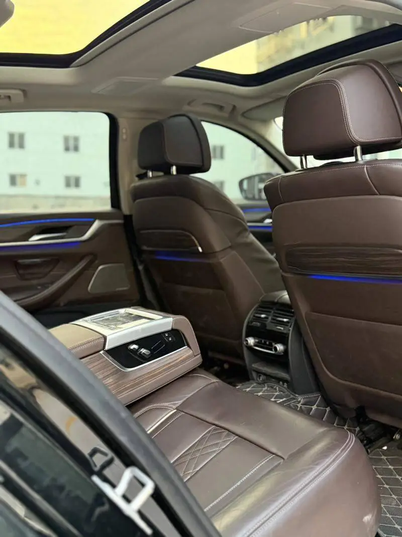 BMW 5 Series 2020 530Li Premium Luxury Package — 20