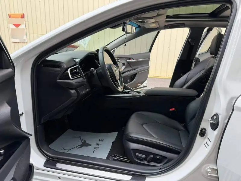 Camry 2023 Hybrid 2.5HG Luxury Edition — 7