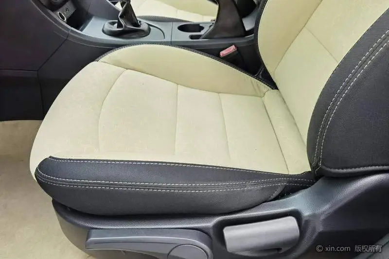Familia 2015 1.6L Manual Fashion Edition — 18