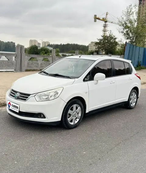 Venucia R50 2013 1.6L Automatic Luxury Edition
