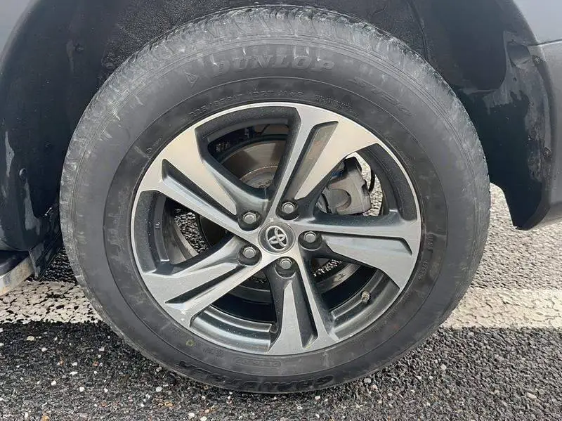 RAV4 Rongfang 2015 2.0L CVT 2WD Fashion Edition — 9