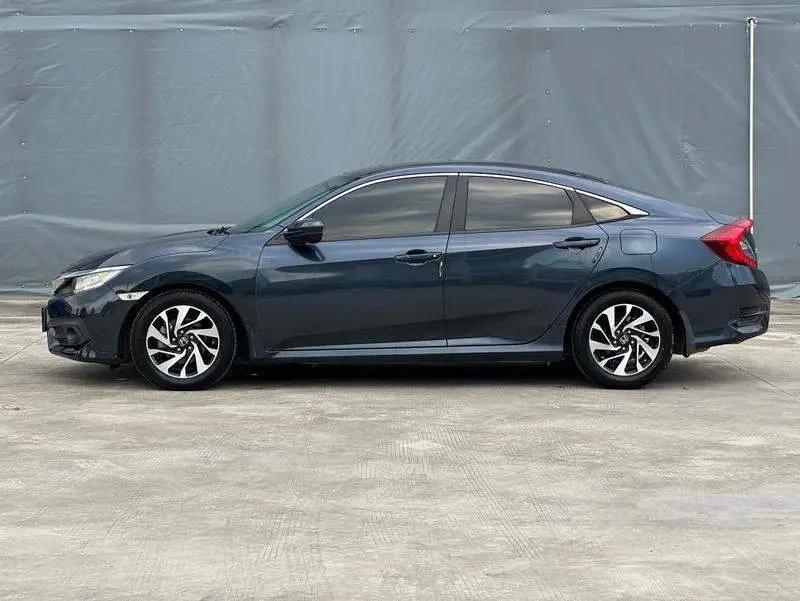 Civic 2016 220TURBO CVT Deluxe Edition — 4