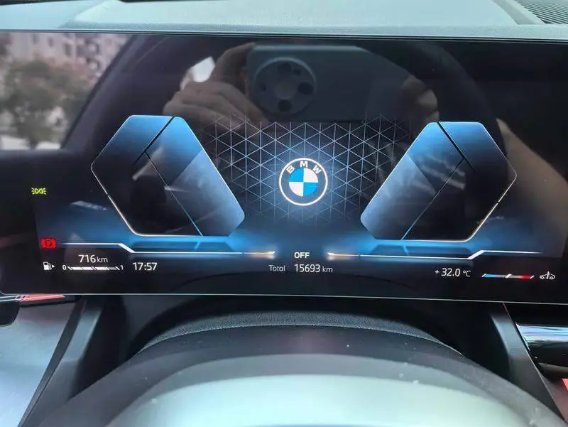 BMW 5 Series 2025 530Li Leading M Sport Package — 7