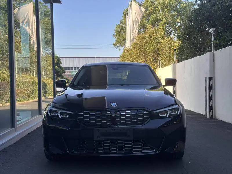 BMW 3 Series 2023 325Li M Sport Night Edition — 2