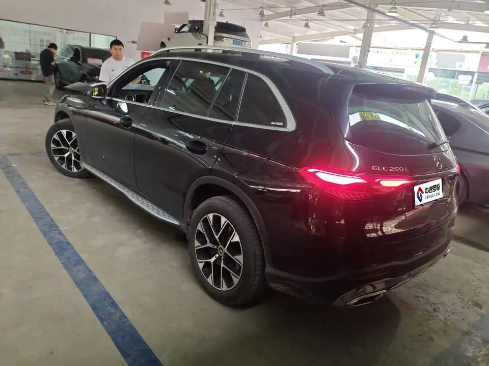 Mercedes-Benz GLC 2023 GLC 260 L 4MATIC Dynamic 5-seater — 3
